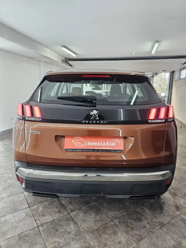 Peugeot 3008 2018 - 17990 EUR, 122503 km - AUTO.MOTO.pt - 122503km - foto 9 de 25