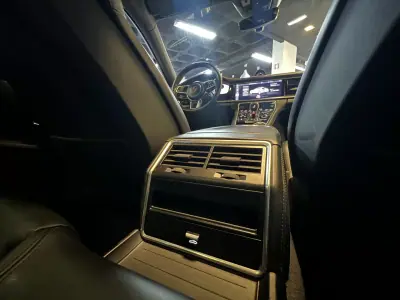 Porsche Panamera Sport Turismo 2020 - 74990 EUR, 120000 km - AUTO.MOTO.pt - 120000km - foto 25 de 56