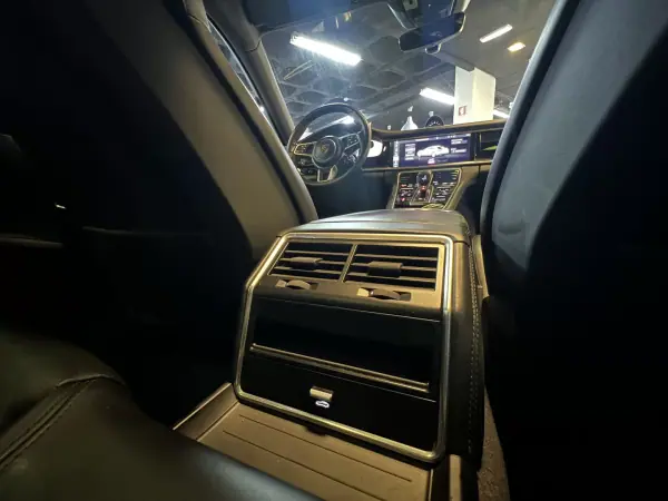 Porsche Panamera Sport Turismo 2020 - 74990 EUR, 120000 km - AUTO.MOTO.pt - 120000km - foto 25 de 56