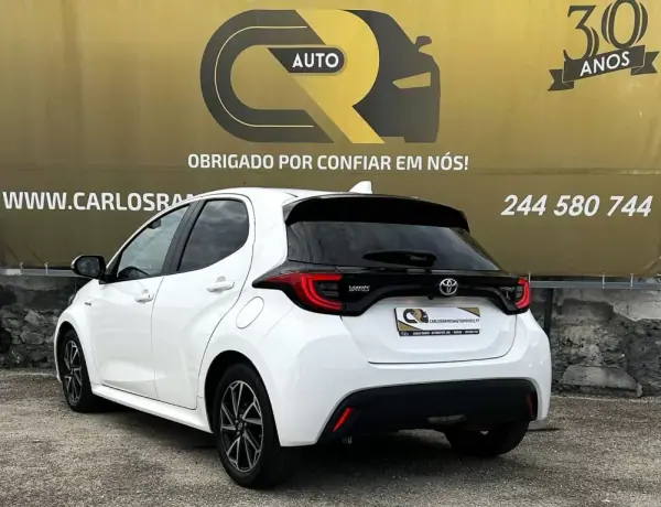 Toyota Yaris 2021 - 21400 EUR, 91340 km - AUTO.MOTO.pt - 91340km - foto 3 de 12