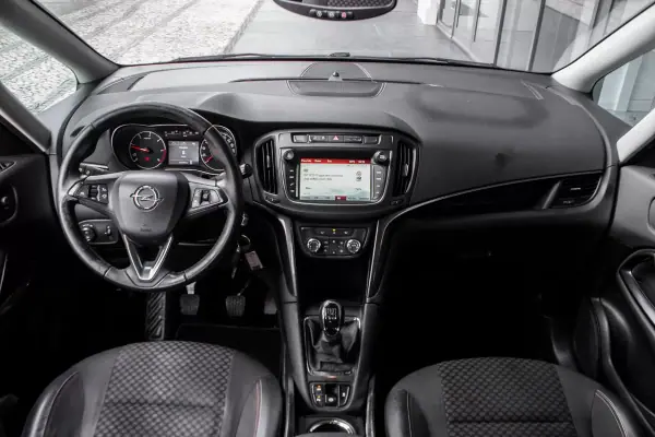 Opel Zafira 2018 - 13990 EUR, 142396 km - AUTO.MOTO.pt - 142396km - foto 31 de 37
