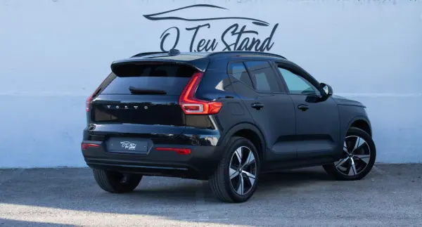 Volvo XC 40 T4 Recharge DKG RDesign 2022 Híbrido Plug-In — 159 000 km Volvo XC 40 T4 Recharge DKG RDesign 2022 Híbrido Plug-In