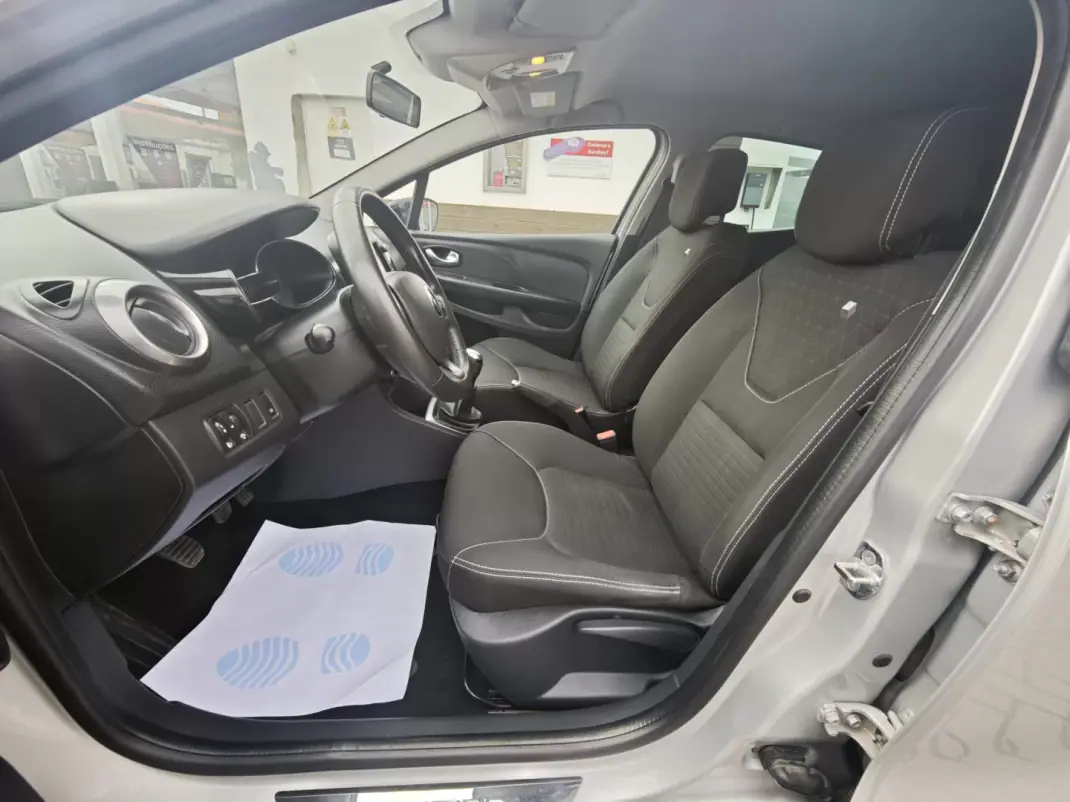 Renault Clio 2018 - 8600 EUR, 0 km - AUTO.MOTO.pt - foto 3 de 10
