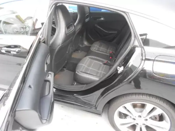 Mercedes-Benz CLA 200 2016 - 21500 EUR, 214696 km - AUTO.MOTO.pt - 214696km - foto 7 de 11