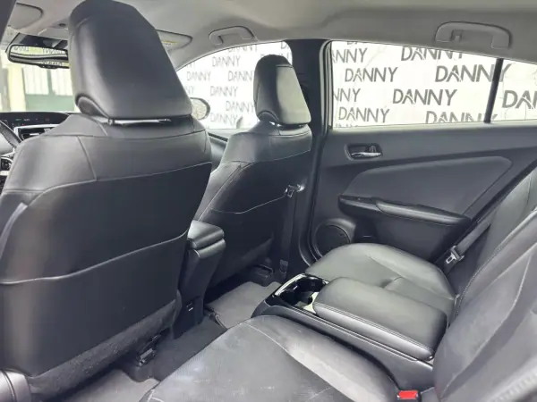 Toyota Prius 2019 - 19900 EUR, 111000 km - AUTO.MOTO.pt - 111000km - foto 11 de 21