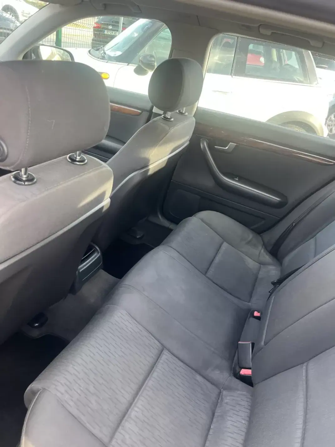 Audi A4 Avant 2006 - 5999 EUR, 365000 km - AUTO.MOTO.pt - 365000km - foto 5 de 6
