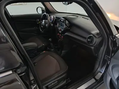 MINI Cooper 2019 - 16500 EUR, 80000 km - AUTO.MOTO.pt - 80000km - foto 47 de 52