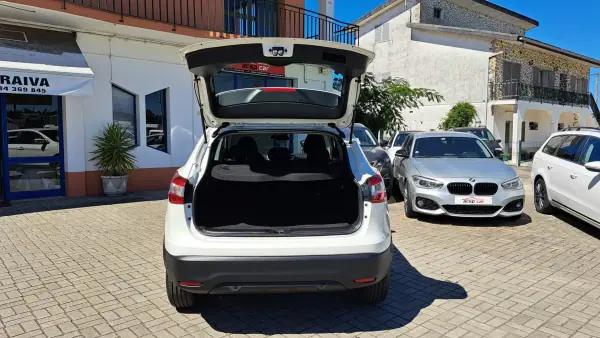 Nissan Qashqai 2014 - 12900 EUR, 133286 km - AUTO.MOTO.pt - 133286km - foto 8 de 28