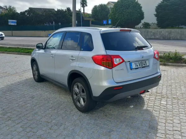 Suzuki Vitara 2016 - 16900 EUR, 135000 km - AUTO.MOTO.pt - 135000km - foto 4 de 15