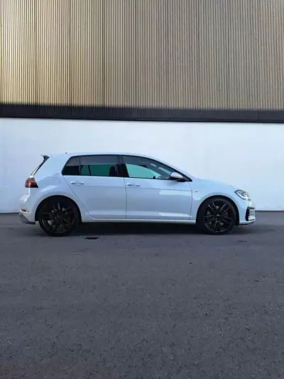 Volkswagen Golf 2019 - 28900 EUR, 108000 km - AUTO.MOTO.pt - 108000km - foto 12 de 32