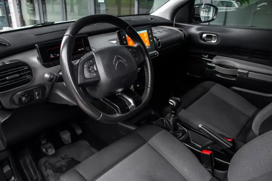 Citroën C4 Cactus 2019 - 12550 EUR, 90175 km - AUTO.MOTO.pt - 90175km - foto 23 de 41