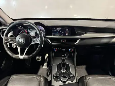 Alfa Romeo Stelvio 2017 - 22900 EUR, 215900 km - AUTO.MOTO.pt - 215900km - foto 10 de 60