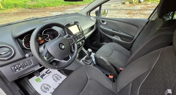 Renault Clio 2017 - 10950 EUR, 114000 km - AUTO.MOTO.pt - 114000km - foto 12 de 19