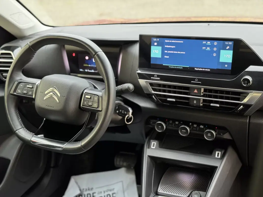 Citroën e-C4 2021 - 16990 EUR, 56000 km - AUTO.MOTO.pt - 56000km - foto 9 de 13