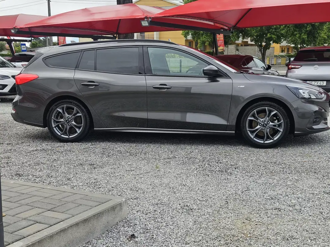 Ford Focus SW 2021 - 17800 EUR, 91100 km - AUTO.MOTO.pt - 91100km - foto 8 de 66