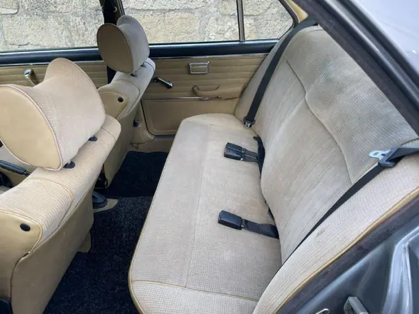 BMW 518 1980 - 9900 EUR, 139000 km - AUTO.MOTO.pt - 139000km - foto 19 de 27