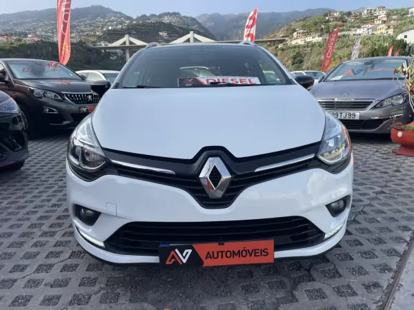 Renault Clio Break 2016 - 12950 EUR, 138423 km - AUTO.MOTO.pt - 138423km - foto 2 de 12