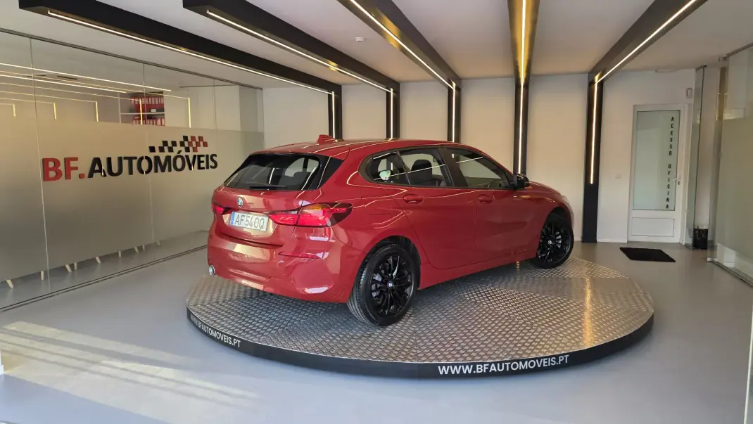 BMW 116 2021 - 20900 EUR, 61015 km - AUTO.MOTO.pt - 61015km - foto 4 de 57
