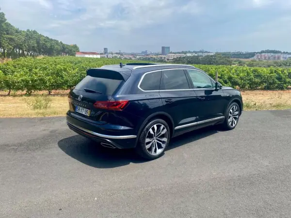 Volkswagen Touareg 2019 - 46900 EUR, 111935 km - AUTO.MOTO.pt - 111935km - foto 3 de 25
