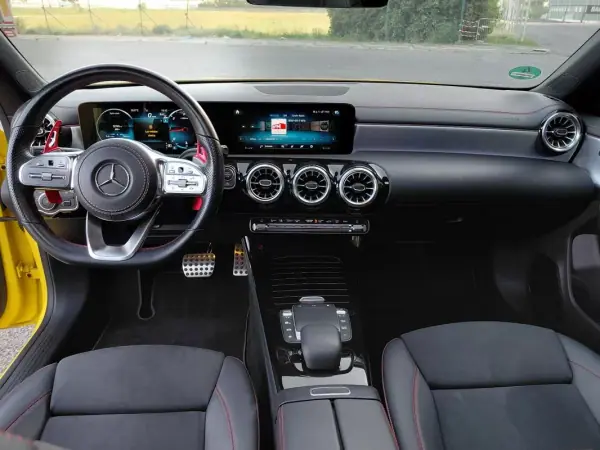 Mercedes-Benz CLA 220 2023 - 40500 EUR, 54785 km - AUTO.MOTO.pt - 54785km - foto 26 de 39