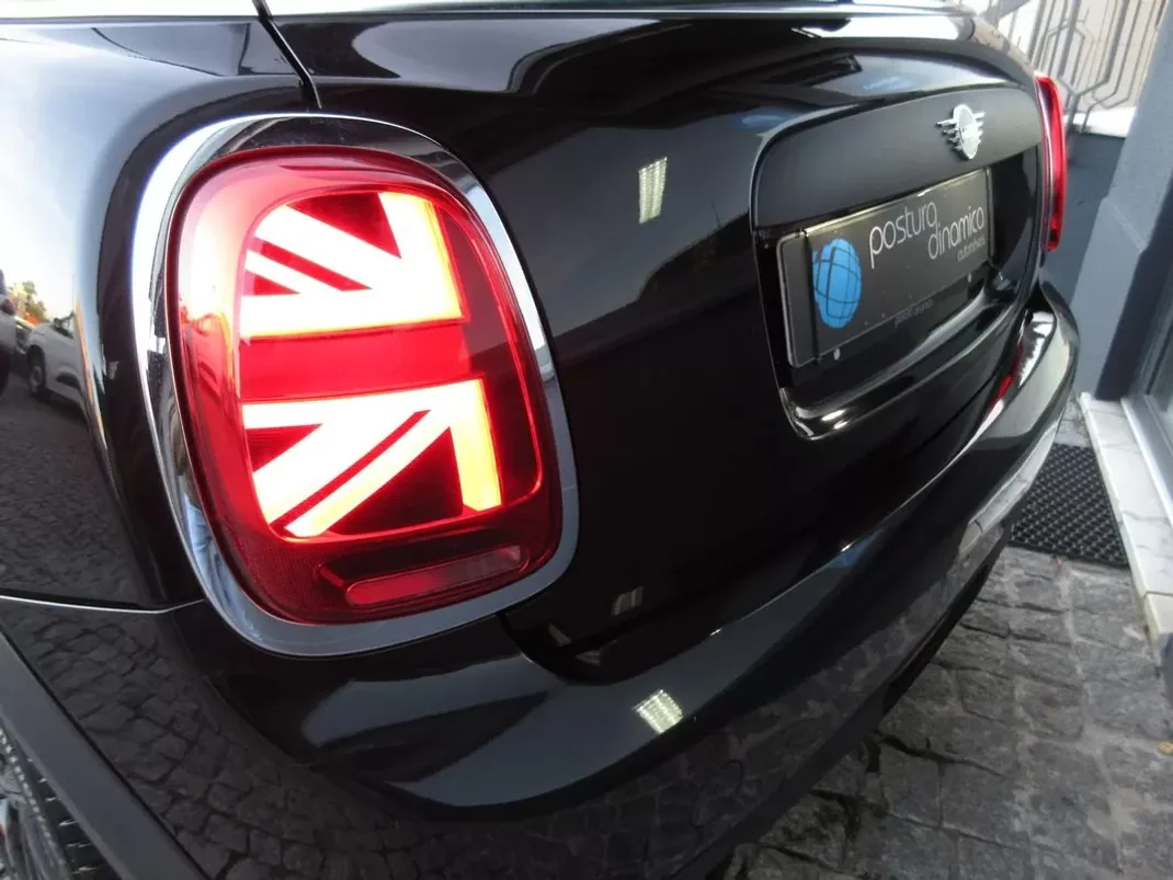 MINI Cooper 2021 - 19990 EUR, 90000 km - AUTO.MOTO.pt - 90000km - foto 24 de 52