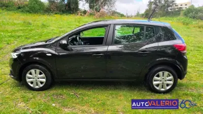 Dacia Sandero 2023 - 14950 EUR, 69650 km - 69650km - foto 2 de 32