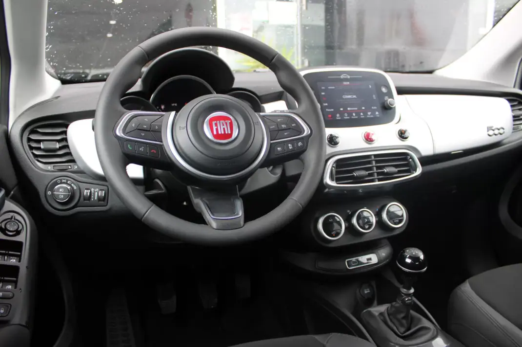 Fiat 500X 2021 - 16400 EUR, 7450 km - 7450km - foto 16 de 38
