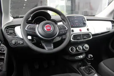 Fiat 500X 2021 - 16400 EUR, 7450 km - 7450km - foto 16 de 38