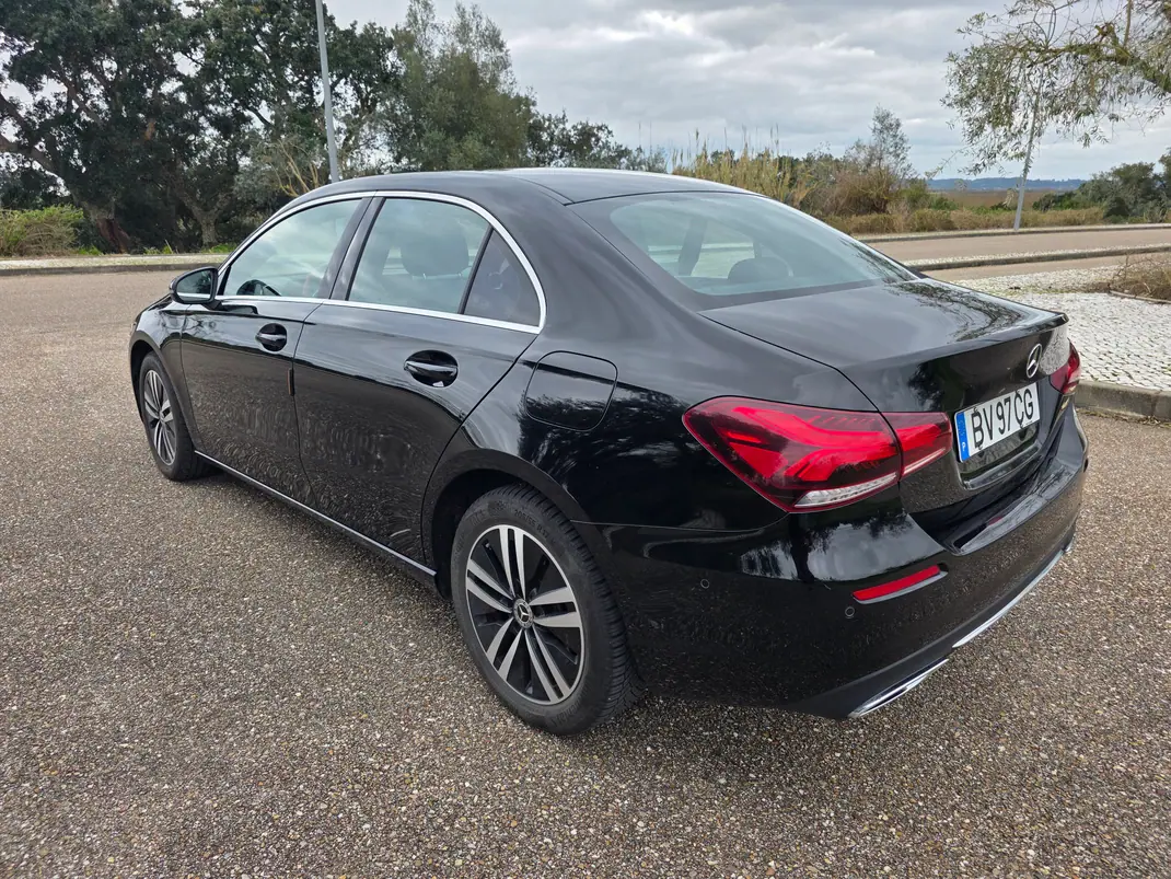 Mercedes-Benz A 250 Limousine 2021 - 21000 EUR, 202000 km - AUTO.MOTO.pt - 202000km - foto 12 de 12