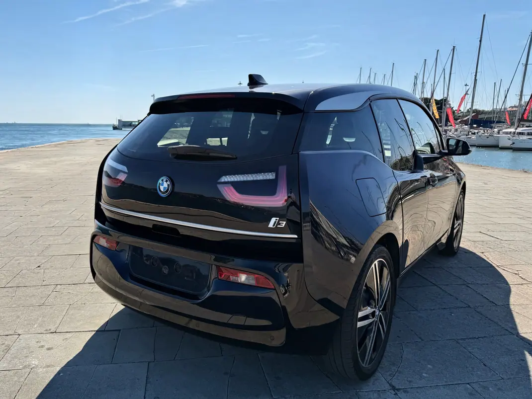 BMW i3 2020 - 16500 EUR, 101000 km - 101000km - foto 5 de 11