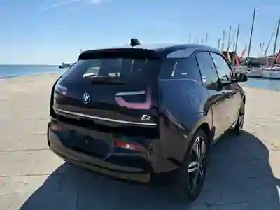 BMW i3 2020 - 16500 EUR, 101000 km - 101000km - foto 5 de 11
