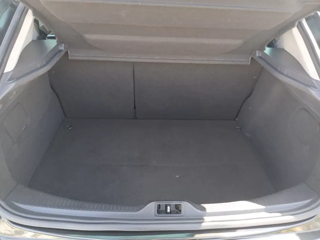 Renault Mégane 2010 - 7800 EUR, 122607 km - AUTO.MOTO.pt - 122607km - foto 29 de 29