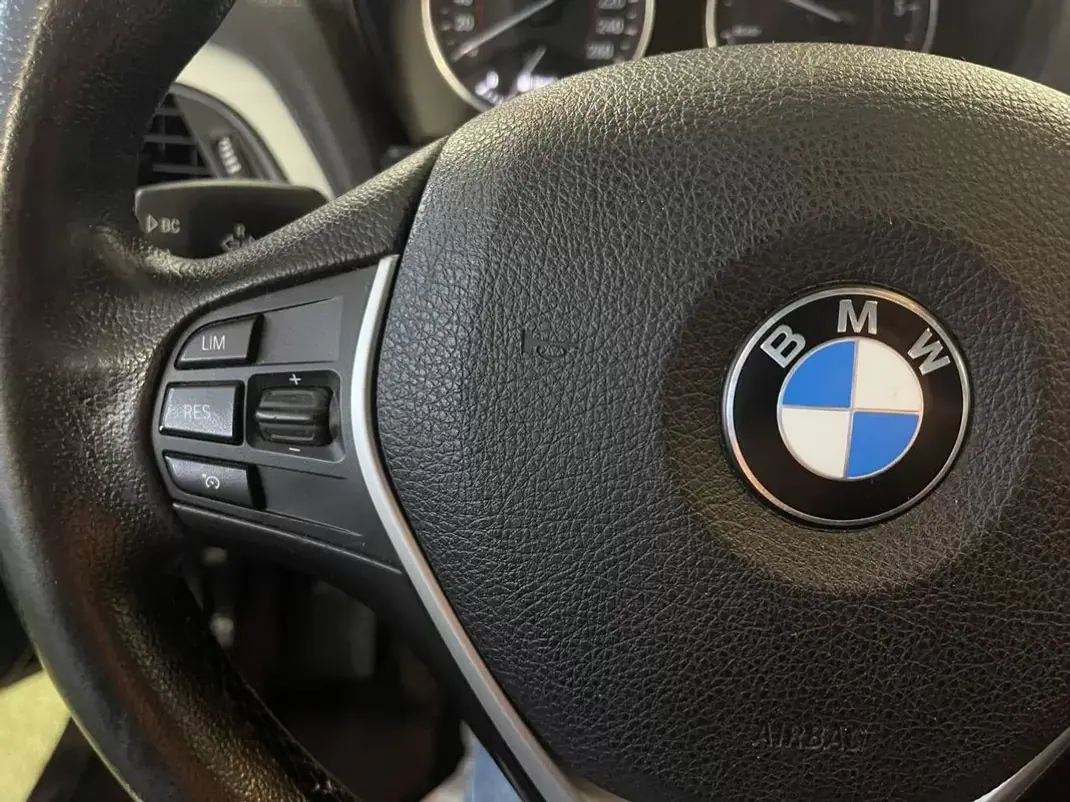 BMW 116 2015 - 12450 EUR, 215000 km - AUTO.MOTO.pt - 215000km - foto 18 de 29