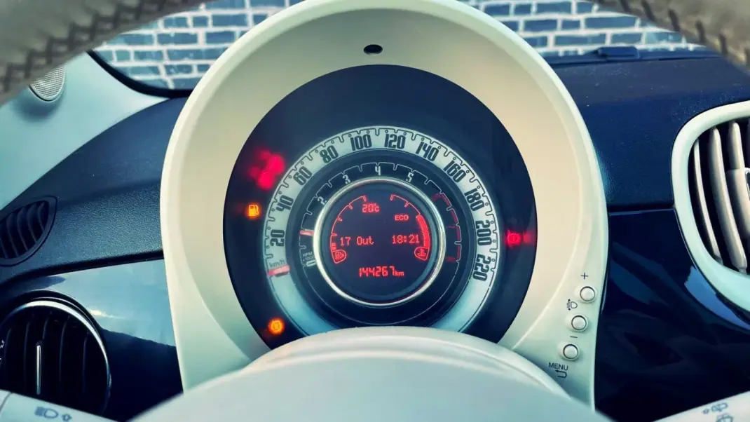 Fiat 500 2018 - 11900 EUR, 144000 km - AUTO.MOTO.pt - 144000km - foto 10 de 18