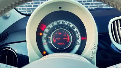 Fiat 500 2018 - 11900 EUR, 144000 km - AUTO.MOTO.pt - 144000km - foto 10 de 18