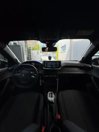 Peugeot 2008 2025 - 22500 EUR, 14300 km - 14300km - foto 21 de 22