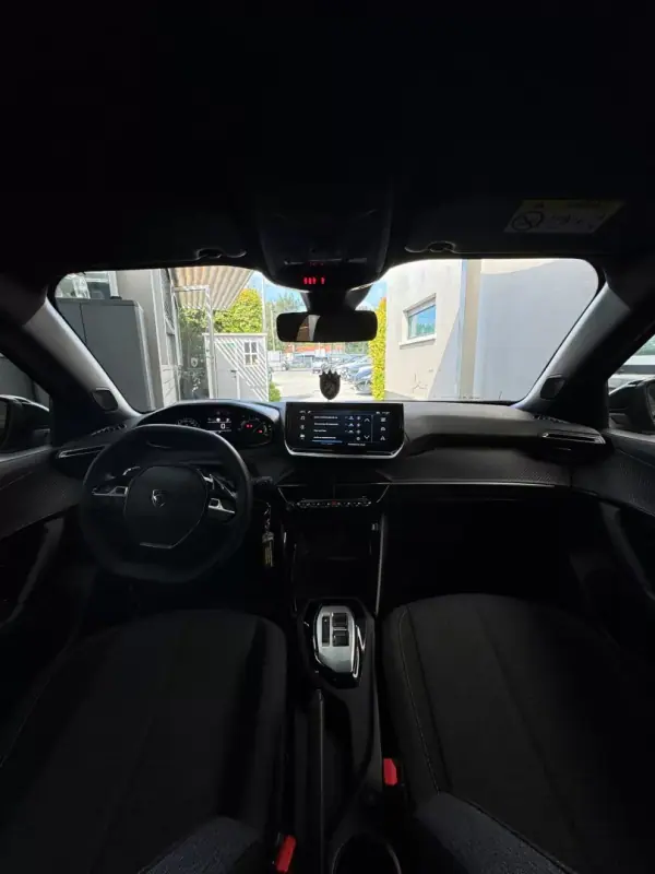 Peugeot 2008 2025 - 22500 EUR, 14300 km - 14300km - foto 21 de 22