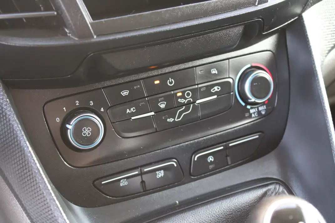 Ford Transit Connect 2021 - 13490 EUR, 172000 km - AUTO.MOTO.pt - 172000km - foto 21 de 22