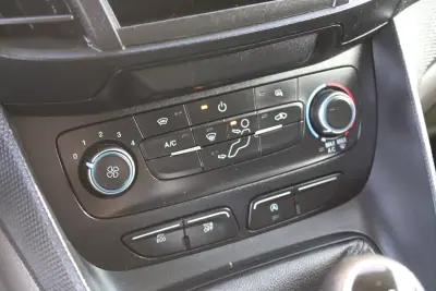 Ford Transit Connect 2021 - 13490 EUR, 172000 km - AUTO.MOTO.pt - 172000km - foto 21 de 22