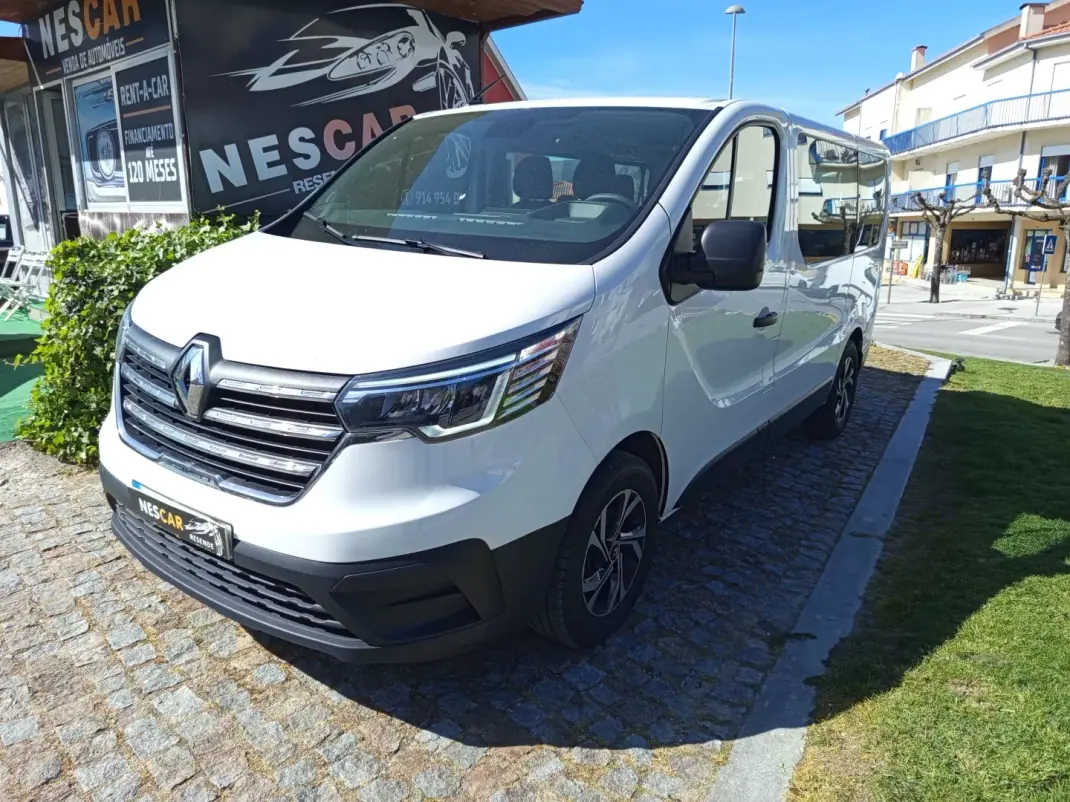 Renault Trafic 2021 - 29990 EUR, 82652 km - AUTO.MOTO.pt - 82652km - foto 2 de 12