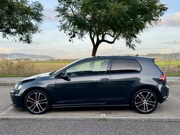 Volkswagen Golf 2015 - 17980 EUR, 168500 km - AUTO.MOTO.pt - 168500km - foto 2 de 21