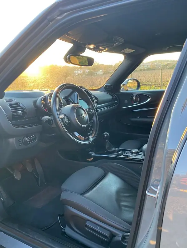MINI Clubman 2018 - 16500 EUR, 270000 km - AUTO.MOTO.pt - 270000km - foto 6 de 12