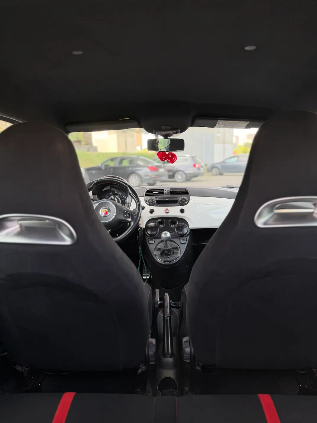 Abarth 500 2010 - 11500 EUR, 152535 km - AUTO.MOTO.pt - 152535km - foto 7 de 10