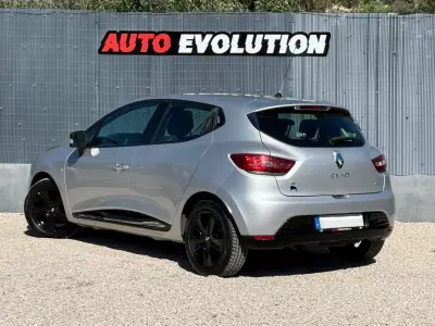 Renault Clio 2015 - 9950 EUR, 155000 km - AUTO.MOTO.pt - 155000km - foto 5 de 24