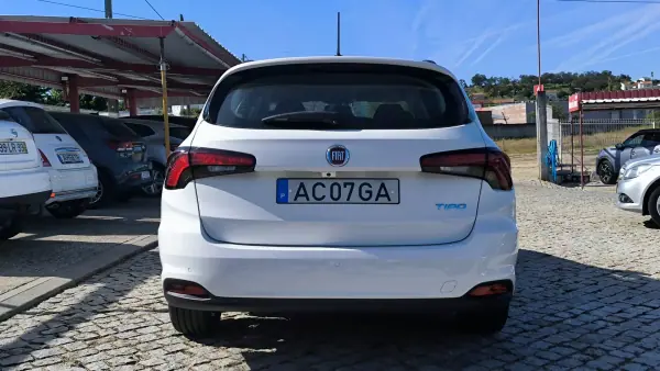 Fiat Tipo Station Wagon 2020 - 12450 EUR, 84184 km - AUTO.MOTO.pt - 84184km - foto 6 de 11