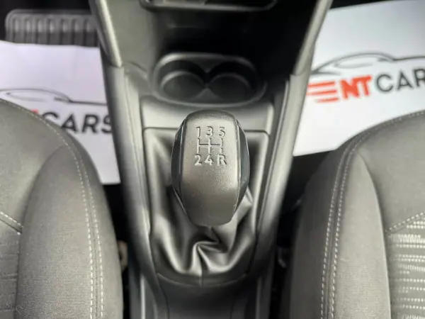 Peugeot 208 VAN 1.6 HDi Premium 2017 - 9750 EUR, 95494 km - 95494km - foto 8 de 15