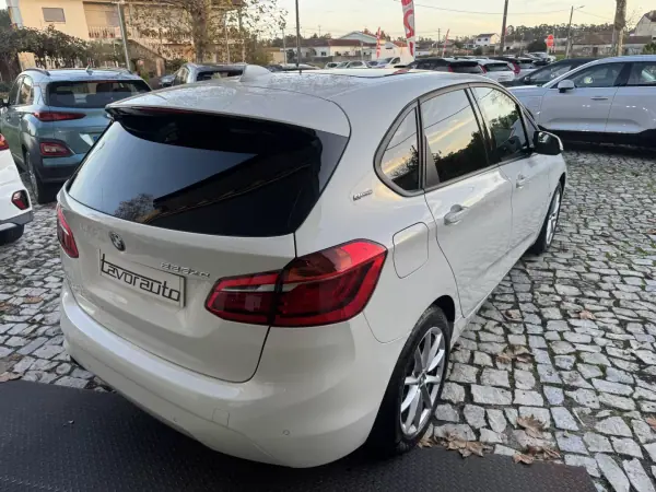 BMW 225xe Active Tourer 2018 - 18900 EUR, 68000 km - AUTO.MOTO.pt - 68000km - foto 7 de 52