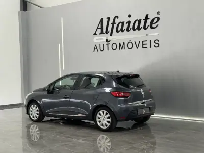 Renault Clio 2017 - 10990 EUR, 110000 km - AUTO.MOTO.pt - 110000km - foto 14 de 14