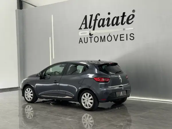 Renault Clio 2017 - 10990 EUR, 110000 km - AUTO.MOTO.pt - 110000km - foto 14 de 14