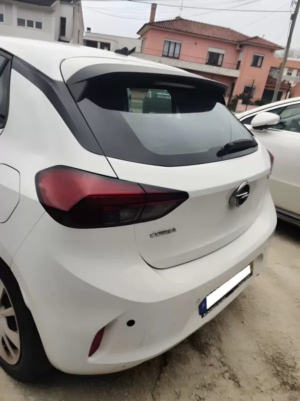 Opel Corsa 2020 - 7999 EUR, 190000 km - AUTO.MOTO.pt - 190000km - foto 9 de 9